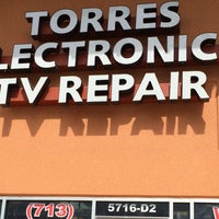 Foto scattata a TORRES ELECTRONICS TV REPAIR AND PARTS da Locu L. il 4/28/2017