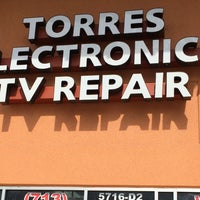 Foto tirada no(a) TORRES ELECTRONICS TV REPAIR AND PARTS por Locu L. em 4/28/2017