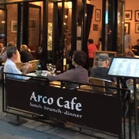 รูปภาพถ่ายที่ Arco Cafe โดย Locu L. เมื่อ 10/18/2016