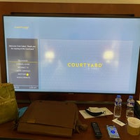 Photo taken at Courtyard by Marriott New York Manhattan/Fifth Avenue by Yfyvan on 1/4/2022