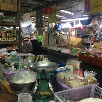 Photo taken at Bang Pakok Market by Nida K. on 12/28/2018