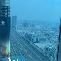 Foto diambil di Fraser Suites Dubai oleh Redwan A. pada 3/2/2023