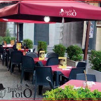 รูปภาพถ่ายที่ Pizzeria E Trattoria La Taverna Di Toto’ โดย Pizzeria E Trattoria La Taverna Di Toto’ เมื่อ 5/15/2019