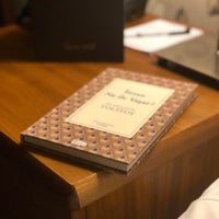 รูปภาพถ่ายที่ Queens Hotel โดย Kübra Ü. เมื่อ 4/9/2018