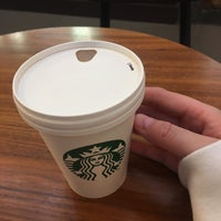 Foto diambil di Starbucks oleh Sofie V. pada 2/15/2024