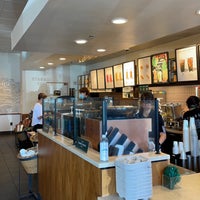 Photo taken at Starbucks by Abdulaziz.3.n on 8/12/2022