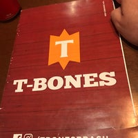 Das Foto wurde bei T-Bones Steak &amp;amp; Burger von carlos s. am 4/1/2018 aufgenommen