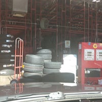 Photo taken at Discount Tire by Ruben R. on 8/3/2021