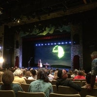 Foto tirada no(a) Surflight Theatre por Mary Ann E. em 8/5/2014