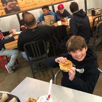 5/21/2019 tarihinde David J.ziyaretçi tarafından BurgerFi'de çekilen fotoğraf