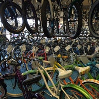Снимок сделан в Calmar Bicycles пользователем Gul 3/6/2015