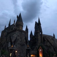 Photo taken at Harry Potter and the Forbidden Journey / Hogwarts Castle by Mauricio R. on 9/13/2018