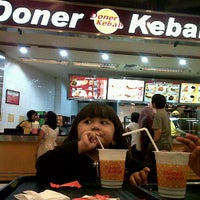 Photo taken at Doner Kebab Mall Kelapa Gading by Tomy B. on 3/27/2012