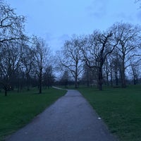 Photo taken at Kensington Gardens by Alanoud . on 2/25/2024