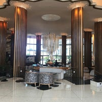 Снимок сделан в Lobby Bar пользователем Isabella K. 1/12/2019