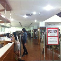 Photo taken at Stang Mongkolsuk Library by Siwabhorn A. on 10/3/2012