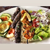 Foto scattata a Skewers Mediterranean Grille da Jiří M. il 1/27/2019