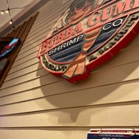Photo taken at Bubba Gump Shrimp Co. by Sarah .. on 8/10/2021