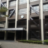 早稲田大学 16号館 Edificio Universitario Academico