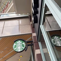 Photo taken at Starbucks by 南北 東. on 9/14/2022