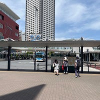 Photo taken at 川崎駅ラゾーナ広場バスターミナル (川崎駅西口北) by 南北 東. on 5/27/2023