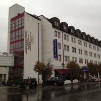 Photo taken at Comfort Hotel Ringerike by Lars Egil S. on 10/20/2012