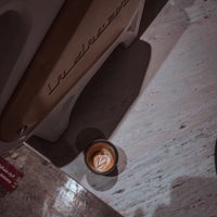 Foto diambil di Cereza Cafe &amp;amp; Roastery oleh HM 🫧 pada 6/20/2022