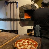 Photo taken at Ken&amp;#39;s Artisan Pizza by ABDULLAH on 9/20/2023