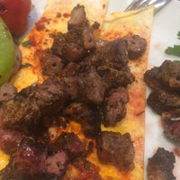Das Foto wurde bei Kebabi Restaurant von Burhan am 6/29/2020 aufgenommen