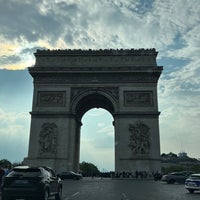 Photo taken at Arc de Triomphe by رزان on 6/11/2023