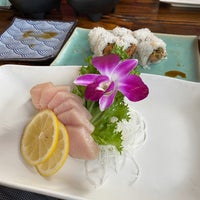 Foto diambil di Sushi Dan oleh Richard B. pada 12/12/2023