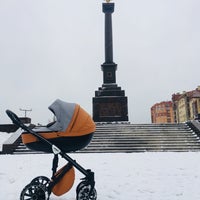 Photo taken at Стела «Город-герой Ораниенбаум» by Петр on 1/1/2018