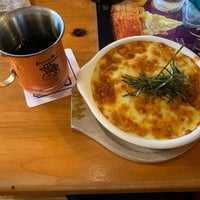Photo taken at Komeda&amp;#39;s Coffee by カズ on 10/7/2019