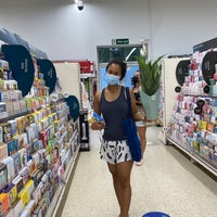 Photo taken at Tesco by Buabaa H. on 7/21/2021