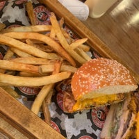 Foto tirada no(a) Burger Makers por Ahmad em 1/3/2020