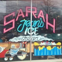 3/24/2018 tarihinde Connie R.ziyaretçi tarafından Sarah Jean&amp;#39;s Ice Cream Shop'de çekilen fotoğraf