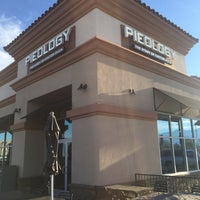 Foto tirada no(a) Pieology Pizzeria Tejon Ranch, CA por Jon S. em 12/27/2015
