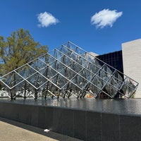 Photo taken at Hirshhorn Museum and Sculpture Garden by Karen L. on 4/13/2024
