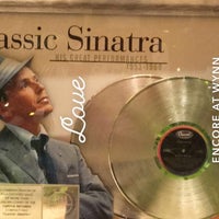 รูปภาพถ่ายที่ Sinatra โดย 🌺  ش เมื่อ 9/23/2020