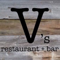 Photo taken at V&amp;#39;s restaurant + bar by 🌺  ش on 2/21/2020