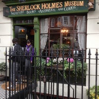 Photo taken at The Sherlock Holmes Museum by Rafa M. on 5/14/2013