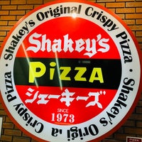 Photo taken at Shakey&amp;#39;s Pizza by びとみ on 10/31/2020