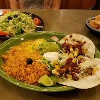 Foto diambil di La Hacienda Restaurant oleh Nathan pada 4/20/2016