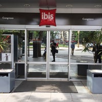 Photo taken at Hotel Ibis Buenos Aires Congreso by TATO B. on 10/17/2016