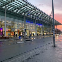 Photo taken at Berlin Ostbahnhof by Maximilian R. on 11/9/2018