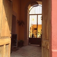 10/29/2012 tarihinde Queso B.ziyaretçi tarafından Café Sophia'de çekilen fotoğraf