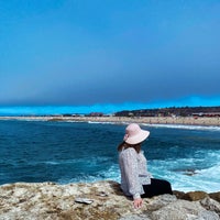 Photo taken at Costa da Caparica by Maryam on 9/11/2022