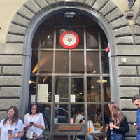 รูปภาพถ่ายที่ Rooster Cafe Firenze โดย Sarah เมื่อ 10/16/2022
