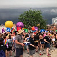 Foto diambil di Chicago Pride Parade oleh Laura A. pada 6/30/2019