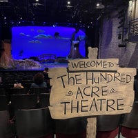 Foto tirada no(a) Mercury Theater Chicago por Laura A. em 5/28/2022